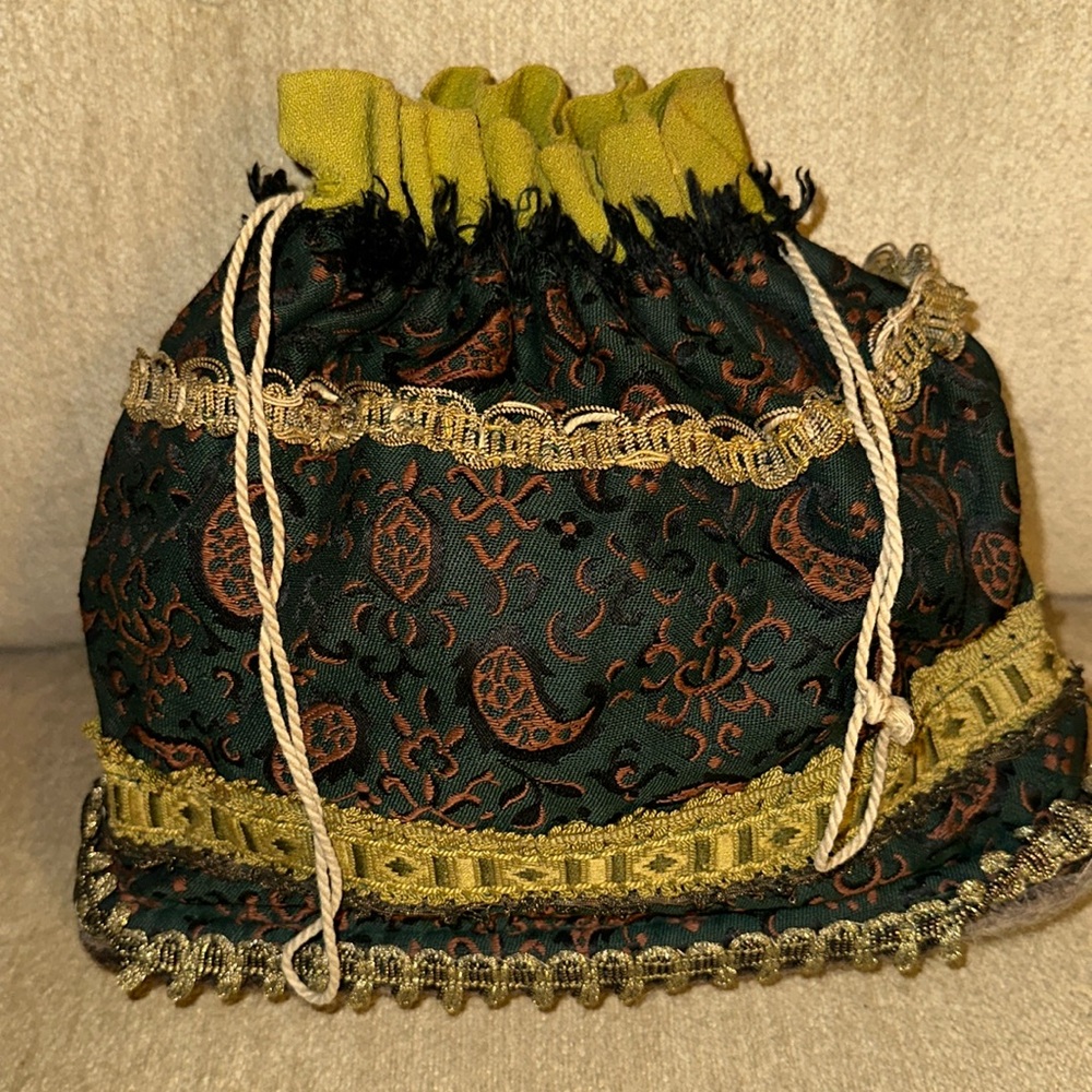 VINTAGE Handmade Drawstring Tapestry Brocade Pouch/Bag/Purse Boiled Wool